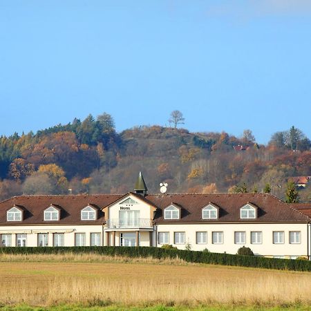 Hotel Brada Їчін Екстер'єр фото
