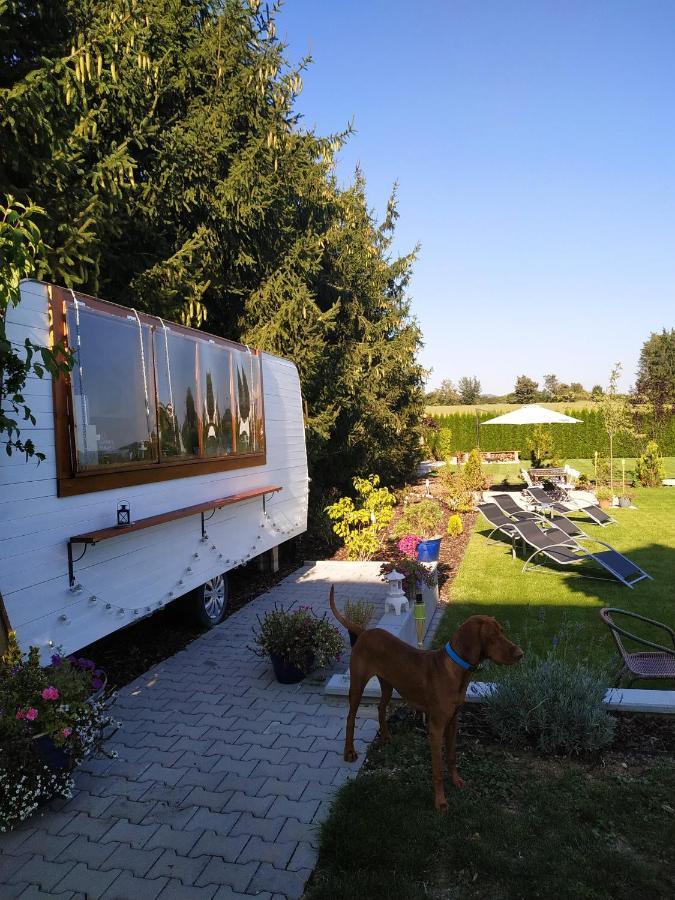 Hotel Brada Їчін Екстер'єр фото