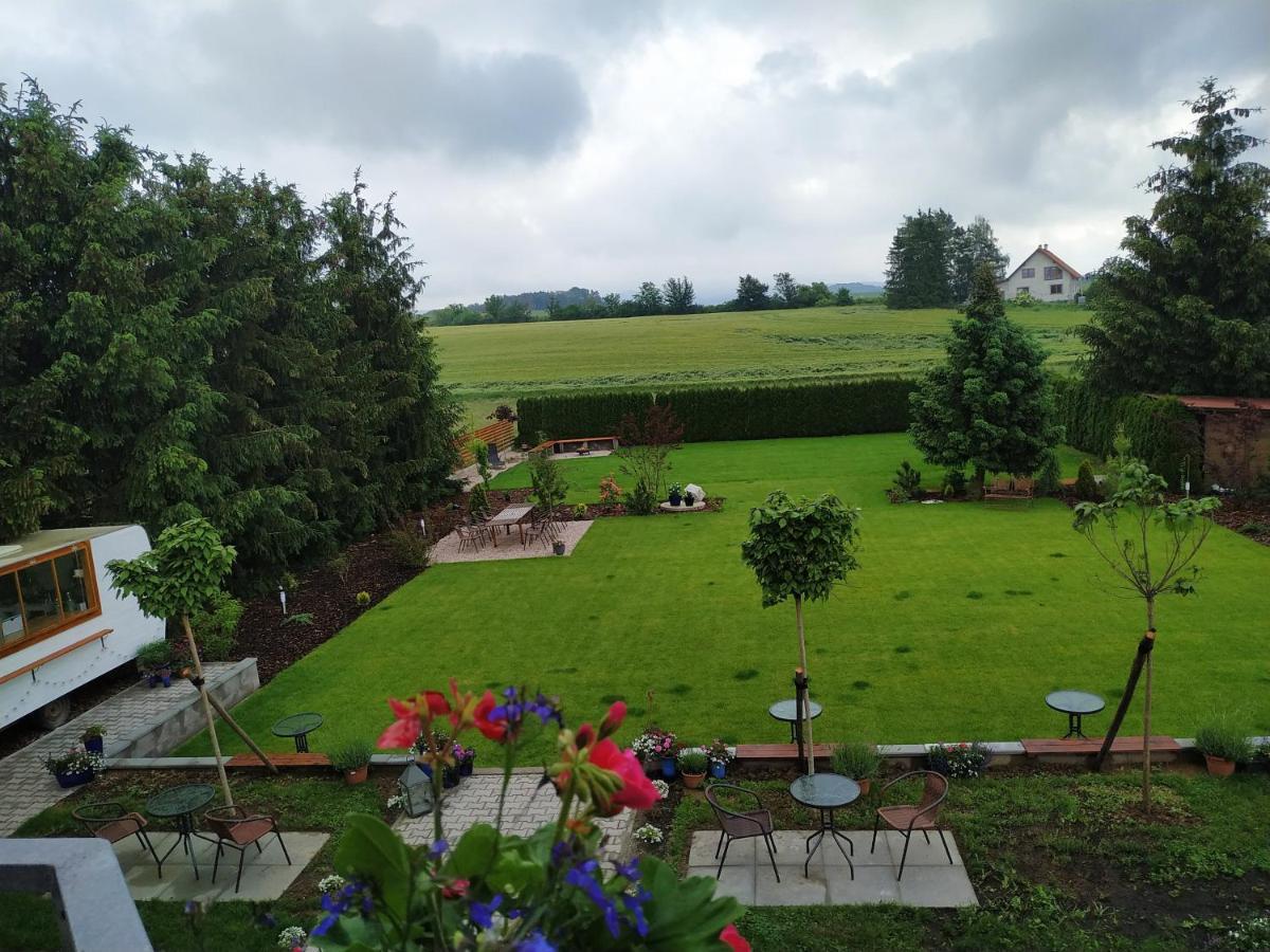 Hotel Brada Їчін Екстер'єр фото