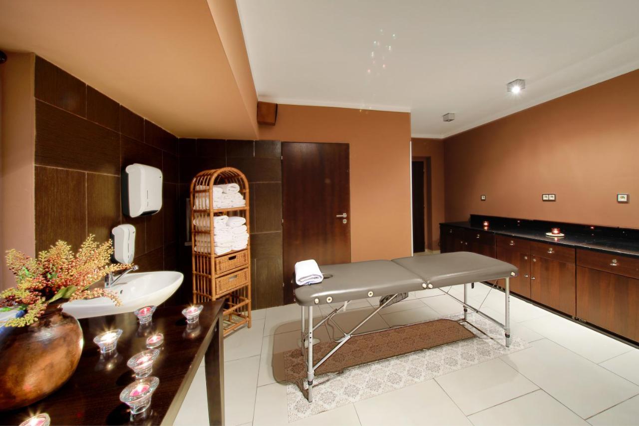Hotel Brada Їчін Екстер'єр фото