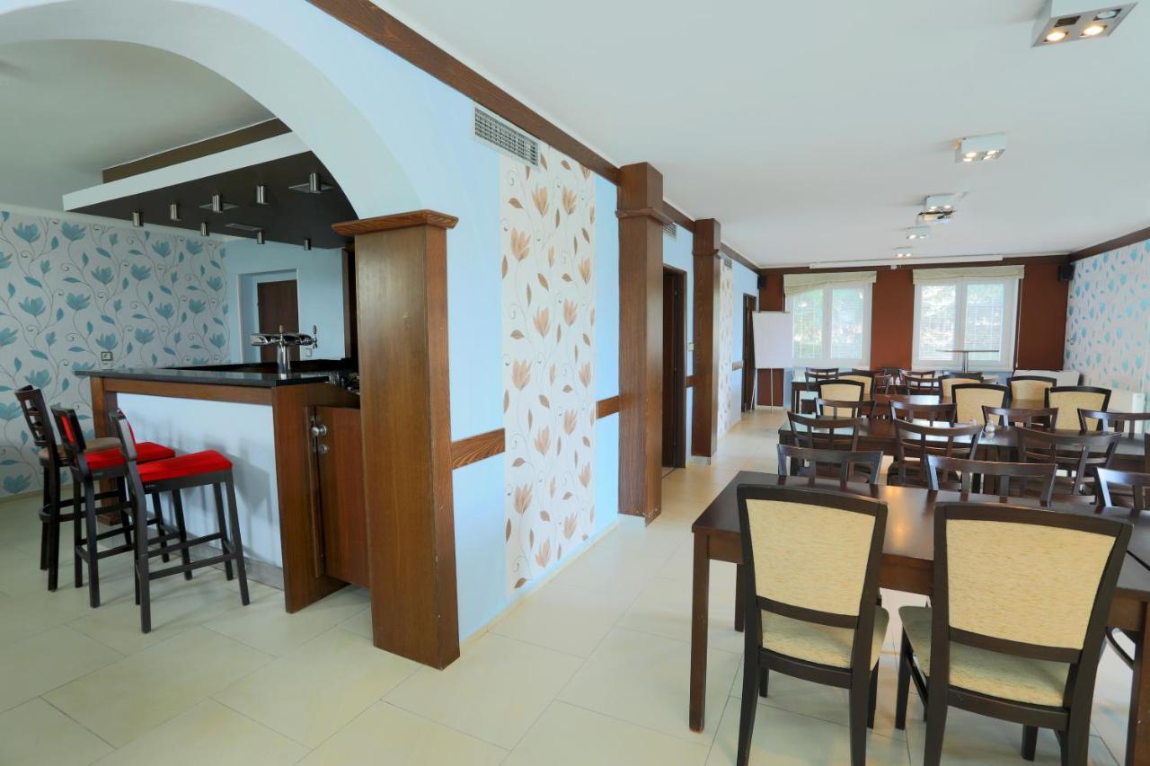 Hotel Brada Їчін Екстер'єр фото