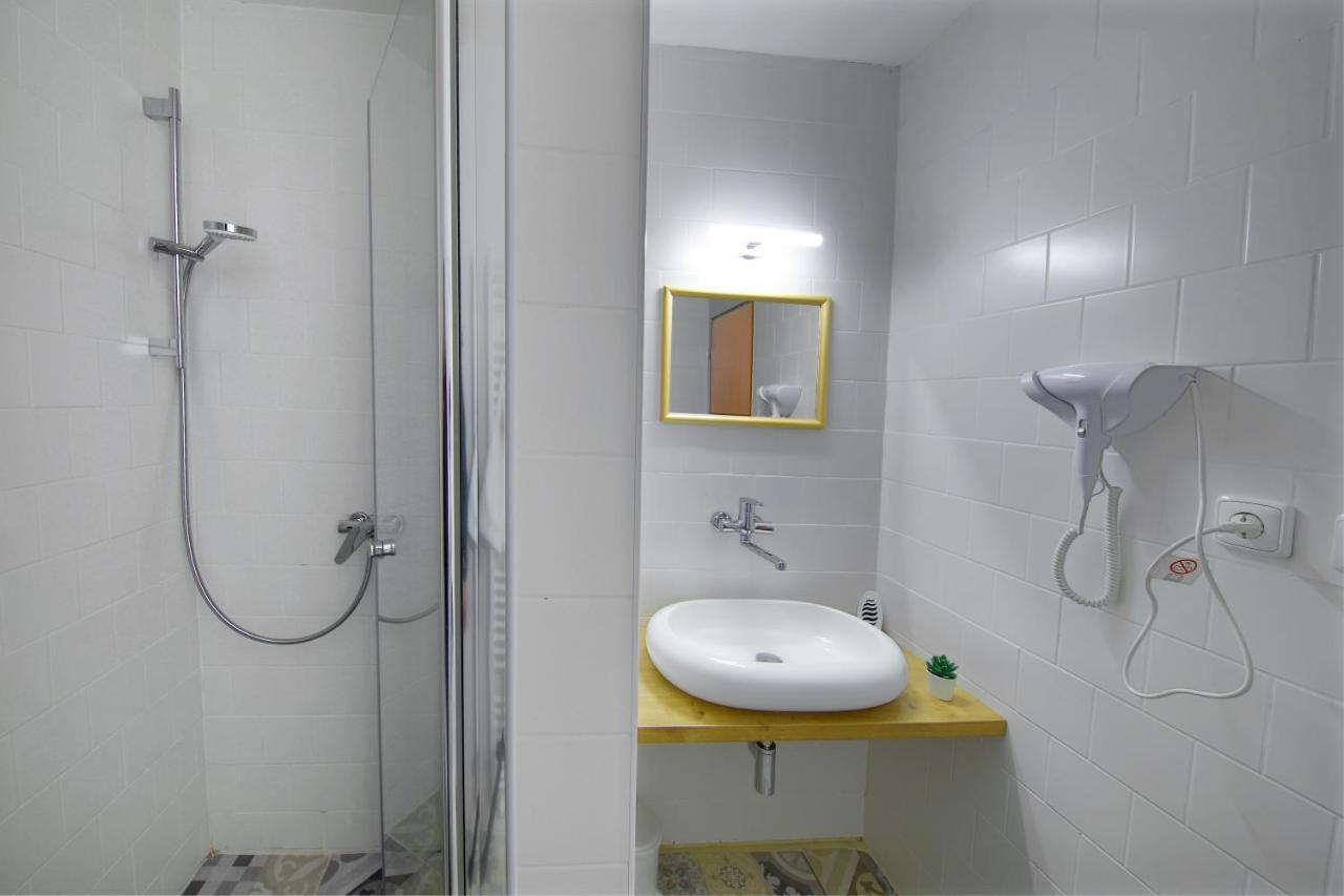 Hotel Brada Їчін Екстер'єр фото